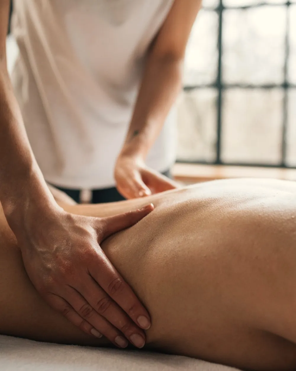 Masaje relajante profundo de cuerpo completo